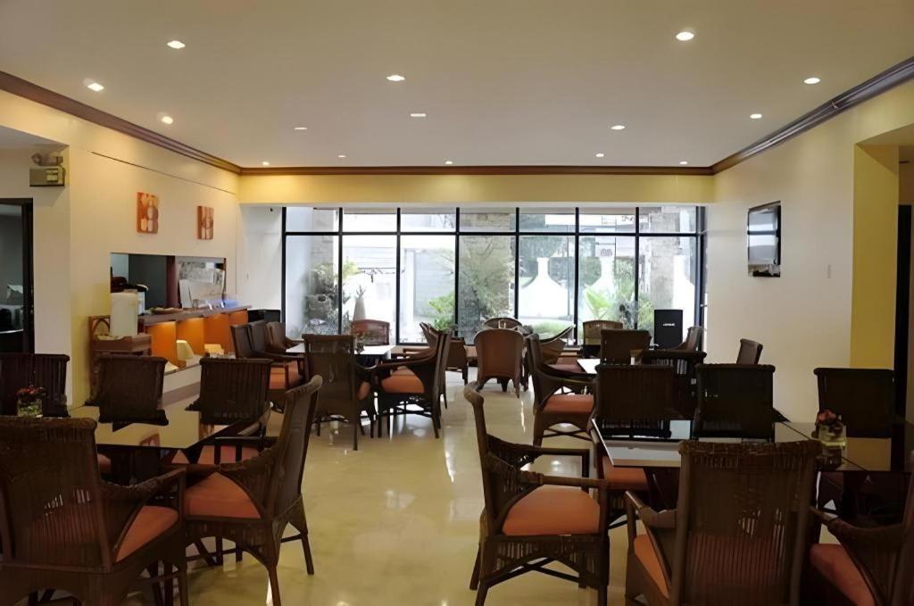 Vacation Hotel Cebu Buitenkant foto