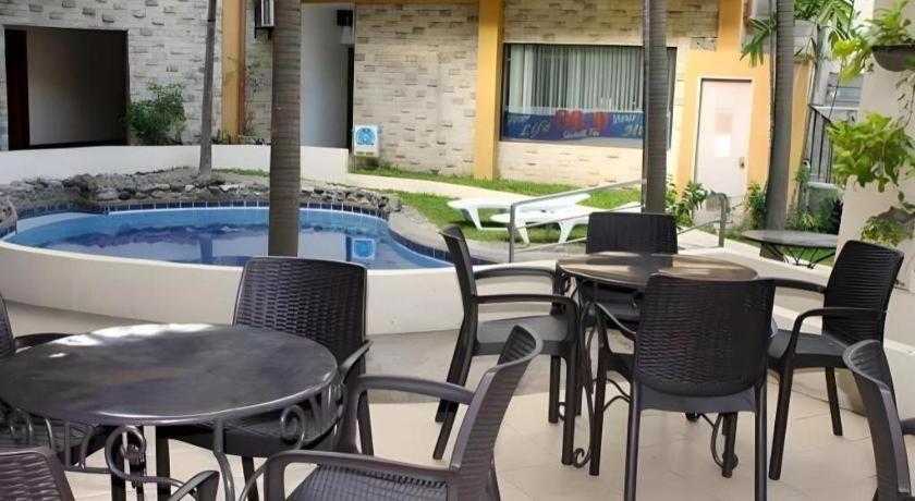 Vacation Hotel Cebu Buitenkant foto